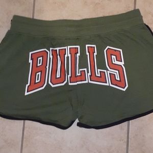 Ladies Chicago Bulls booty shorts.